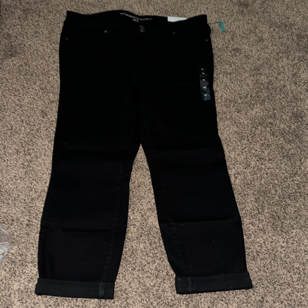 Maurice’s capris size 14